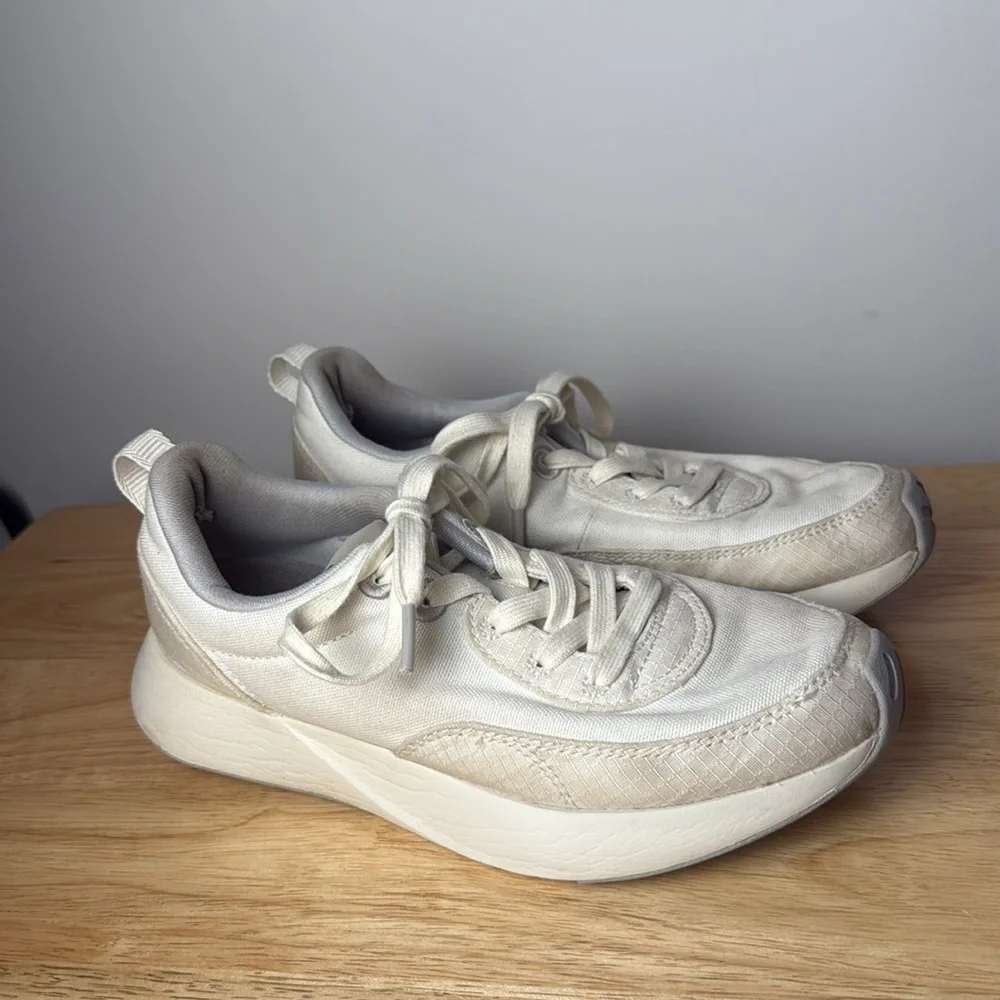 Allbirds Women’s Everyday Couriers in white/cream size 7